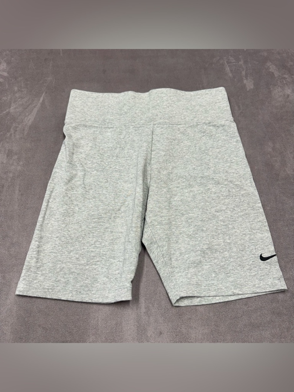 Nike Women size M sportswear active High-Rise Heather Gray leg a see Bike Shorts